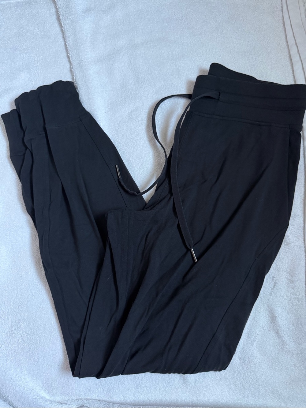 Lululemon joggers black size 4